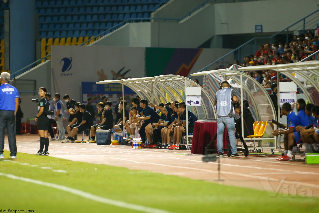 KHUNG THÀNH VIFASPORT CÙNG ĐỘI TUYỂN BÓNG ĐÁ NAM & NỮ ĐOẠT VÉ VÀO TRẬN CHUNG KẾT SEA GAMES 31